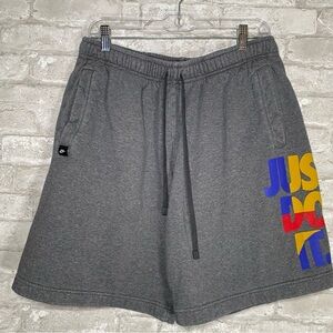 Nike Men’s Gray 'Just Do It' Graphic fleece Shorts size large drawstring waist